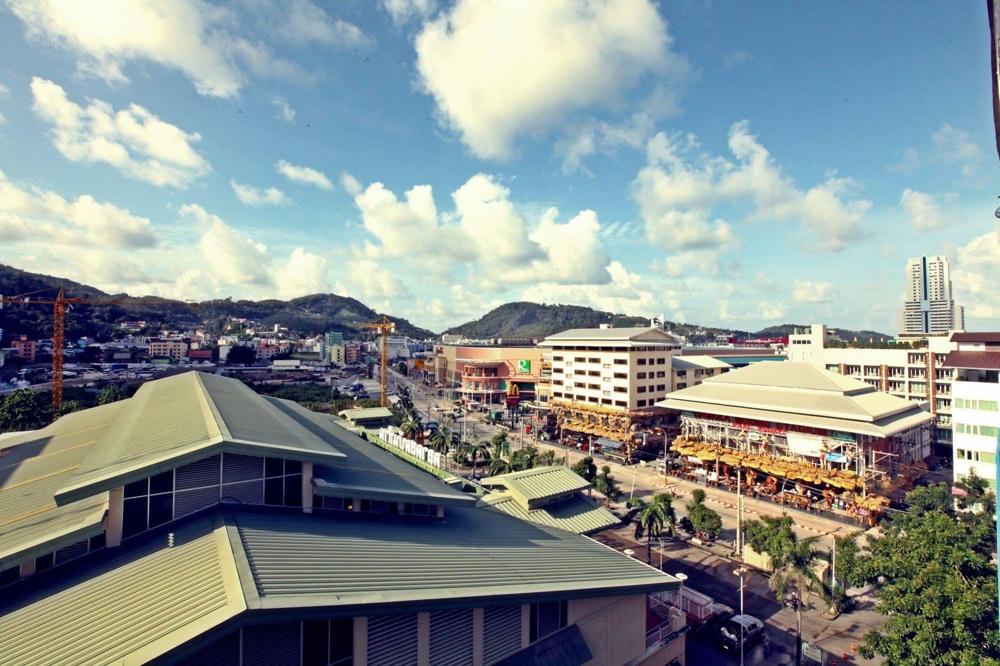 Ocean And Ole Patong Hotel Exterior photo